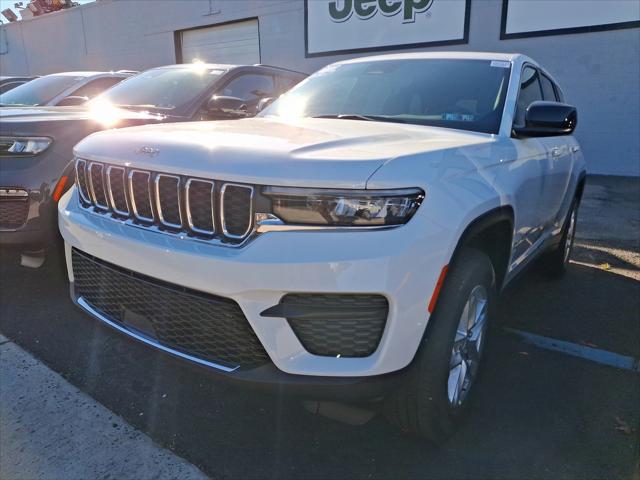 2025 Jeep Grand Cherokee GRAND CHEROKEE LAREDO X 4X4