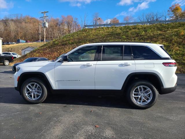 2025 Jeep Grand Cherokee GRAND CHEROKEE LAREDO X 4X4