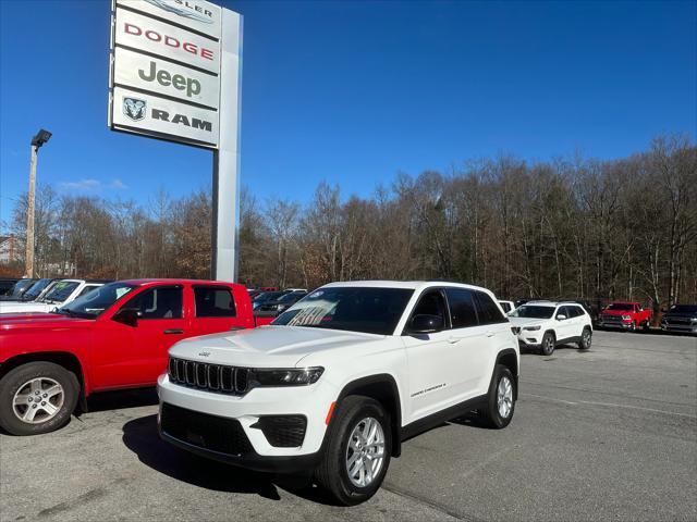 2025 Jeep Grand Cherokee GRAND CHEROKEE LAREDO X 4X4