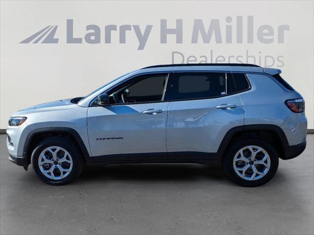 2025 Jeep Compass COMPASS LATITUDE 4X4