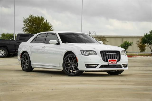 2023 Chrysler 300 Touring L