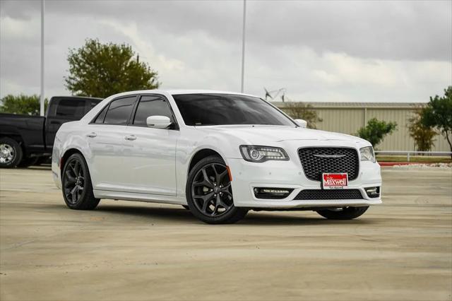 2023 Chrysler 300 Touring L