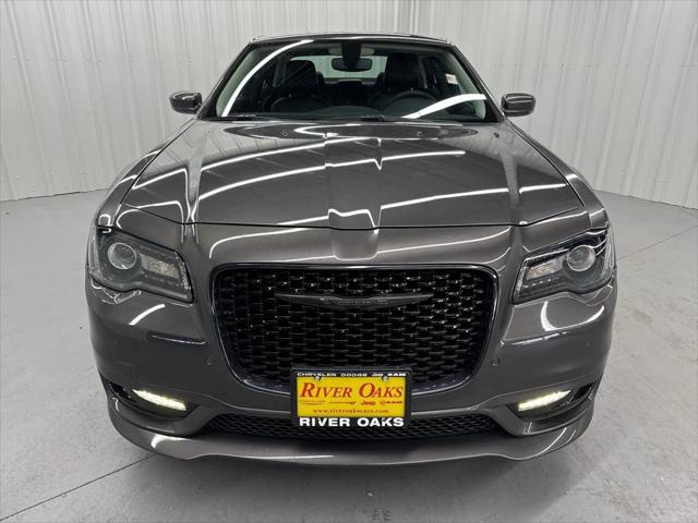 2023 Chrysler 300 Touring L