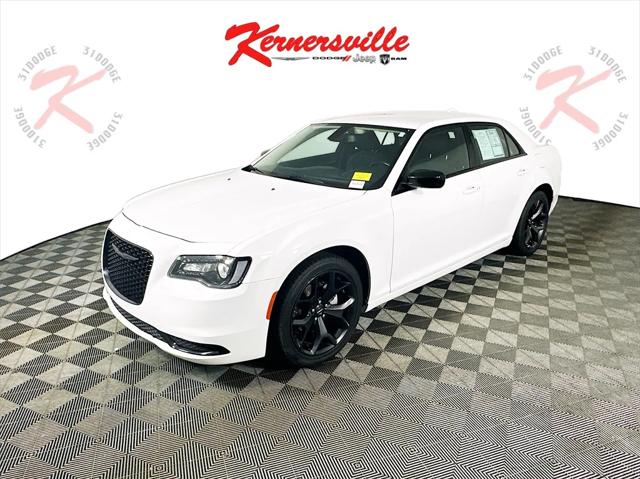 2022 Chrysler 300 Touring