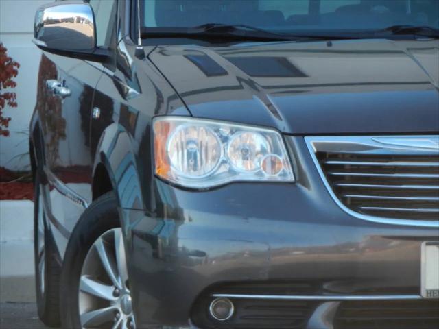 2014 Chrysler Town & Country Touring-L 30th Anniversary