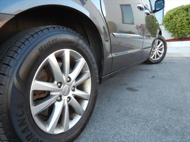2014 Chrysler Town & Country Touring-L 30th Anniversary