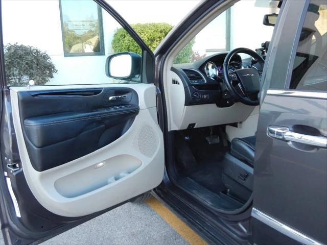 2014 Chrysler Town & Country Touring-L 30th Anniversary