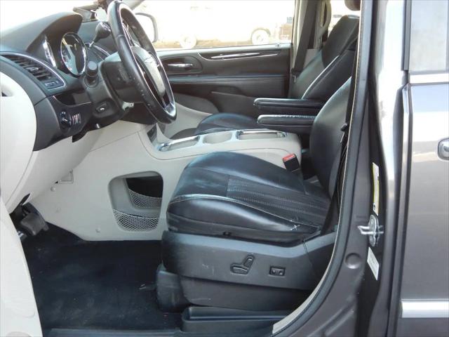 2014 Chrysler Town & Country Touring-L 30th Anniversary
