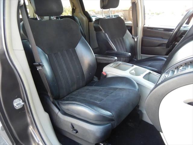 2014 Chrysler Town & Country Touring-L 30th Anniversary