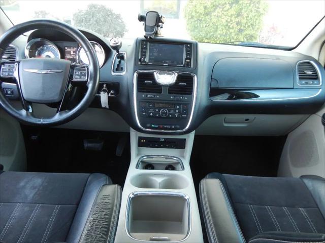 2014 Chrysler Town & Country Touring-L 30th Anniversary
