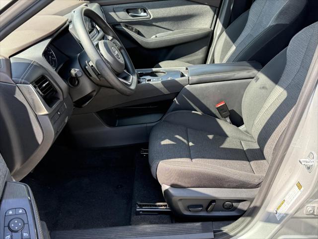 2022 Nissan Rogue SV FWD