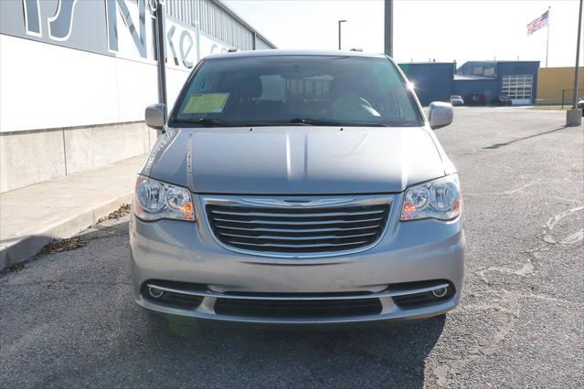 2016 Chrysler Town and Country Touring