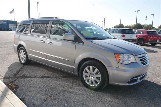 2016 Chrysler Town and Country Touring