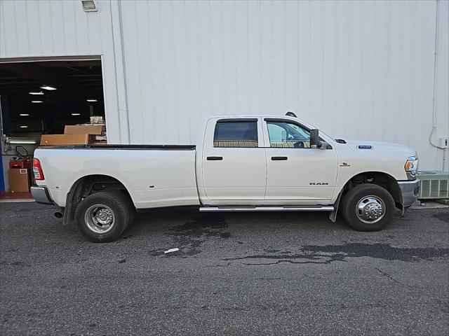 2020 RAM 3500 Tradesman Crew Cab 4x4 8 Box