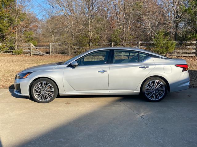 2023 Nissan Altima SL FWD