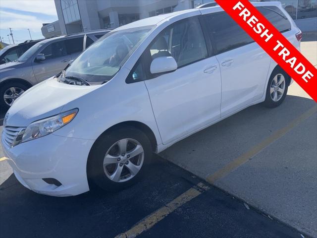 2017 Toyota Sienna LE 7 Passenger