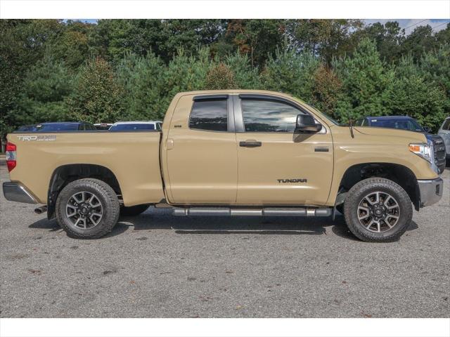 2017 Toyota Tundra SR5 5.7L V8