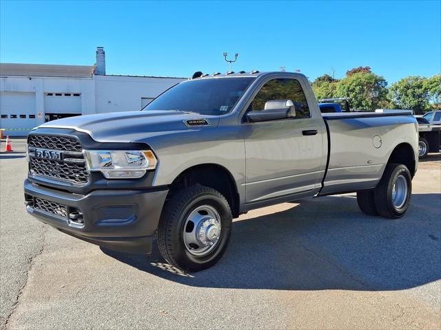 2022 RAM 3500 Tradesman Regular Cab 4x4 8 Box