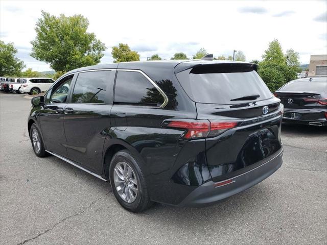 2022 Toyota Sienna LE 2022 Toyota Sienna LE