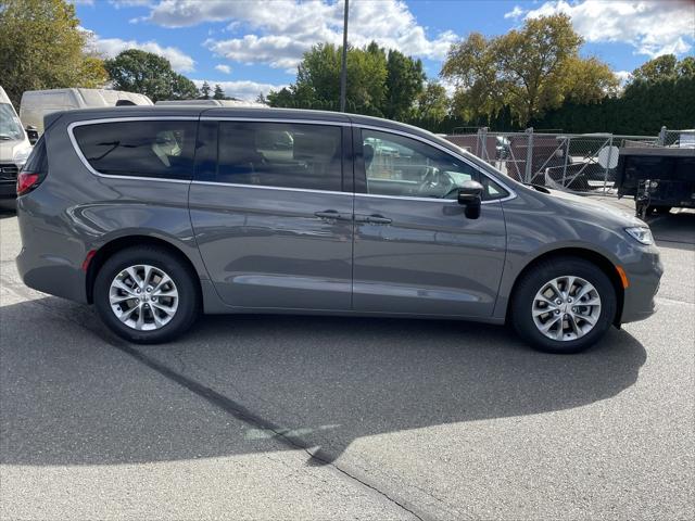 2025 Chrysler Pacifica PACIFICA SELECT AWD