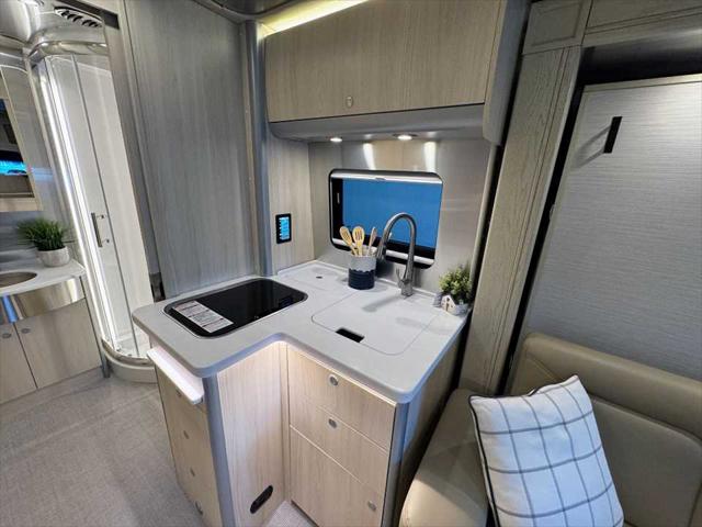 2025 Mercedes-Benz Sprinter 4500 Chassis Standard Roof 4-Cyl Diesel HO