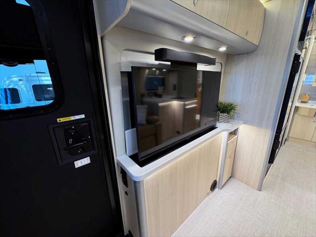 2025 Mercedes-Benz Sprinter 4500 Chassis Standard Roof 4-Cyl Diesel HO