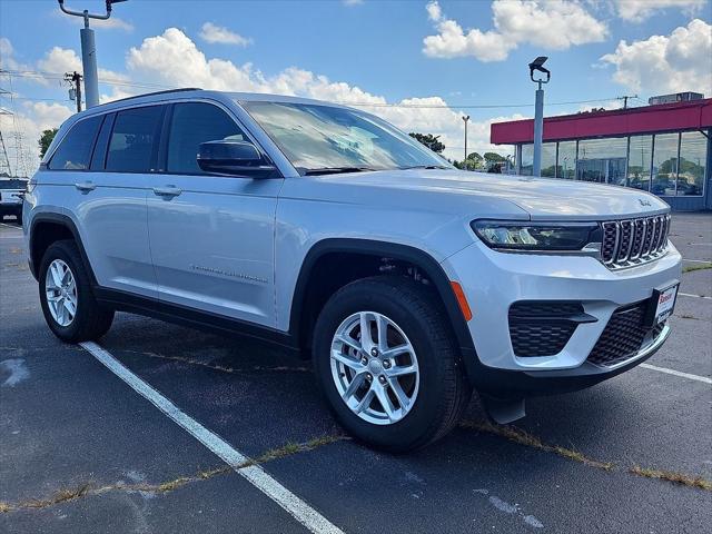 2025 Jeep Grand Cherokee GRAND CHEROKEE LAREDO X 4X2