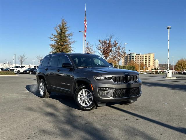 2025 Jeep Grand Cherokee GRAND CHEROKEE LAREDO X 4X2