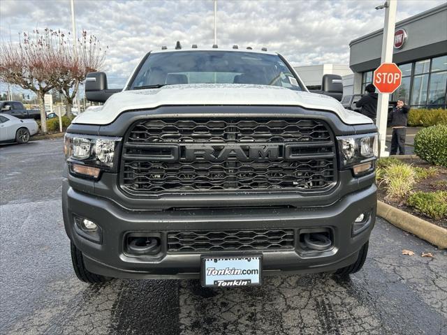 2024 RAM Ram 5500 Chassis Cab RAM 5500 TRADESMAN CHASSIS CREW CAB 4X4 60 CA