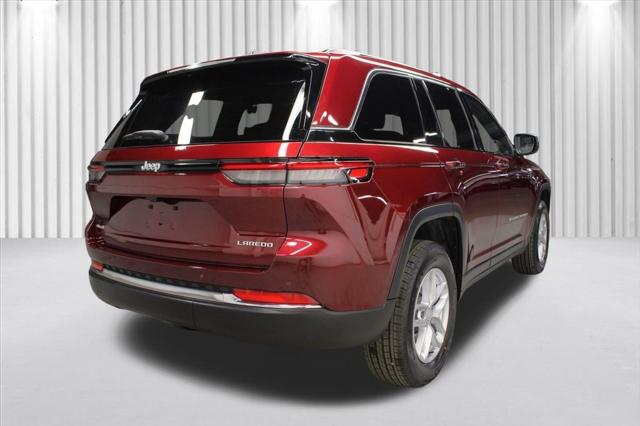 2025 Jeep Grand Cherokee GRAND CHEROKEE LAREDO X 4X4