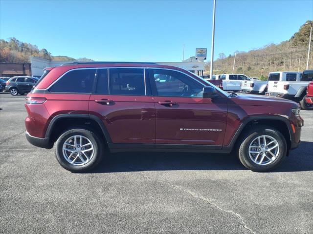 2024 Jeep Grand Cherokee GRAND CHEROKEE LAREDO X 4X4