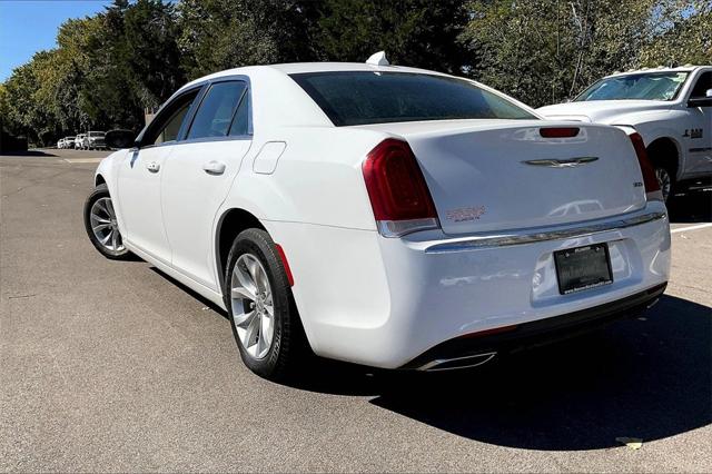 2018 Chrysler 300 Touring