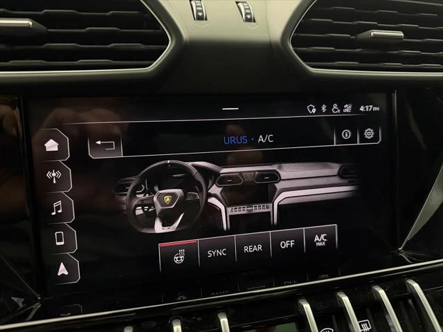 2021 Lamborghini Urus Pearl Capsule