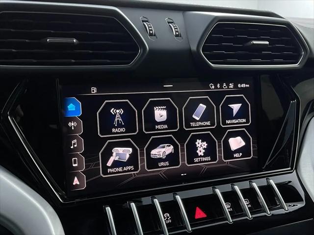 2021 Lamborghini Urus Pearl Capsule