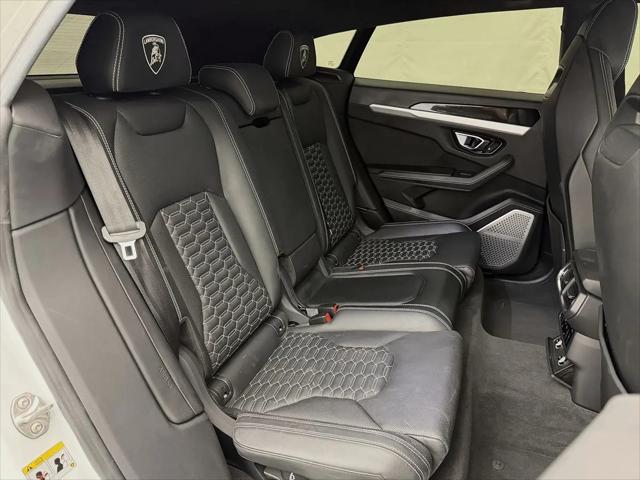 2021 Lamborghini Urus Pearl Capsule