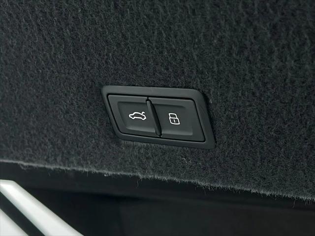 2021 Lamborghini Urus Pearl Capsule