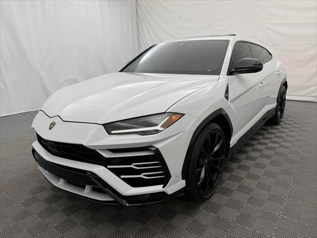 2021 Lamborghini Urus Pearl Capsule