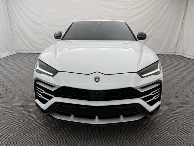 2021 Lamborghini Urus Pearl Capsule