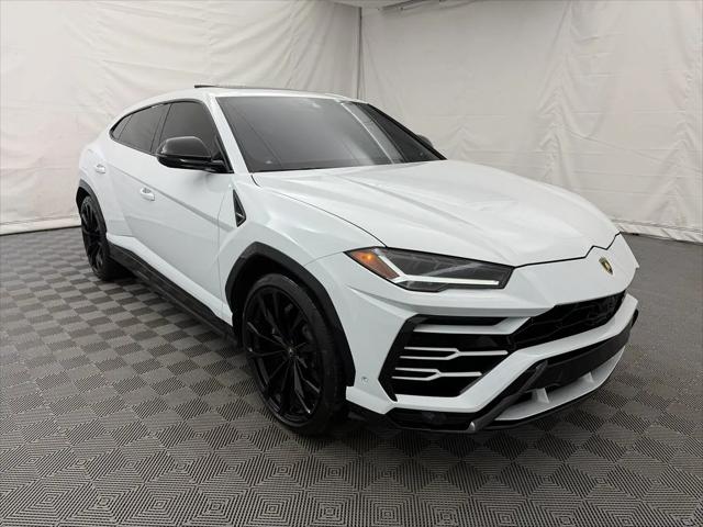 2021 Lamborghini Urus Pearl Capsule
