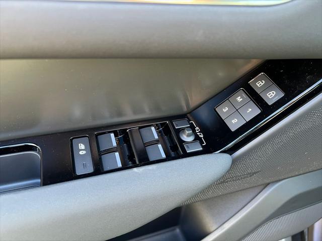 2025 Land Rover Range Rover Velar P400 Dynamic SE