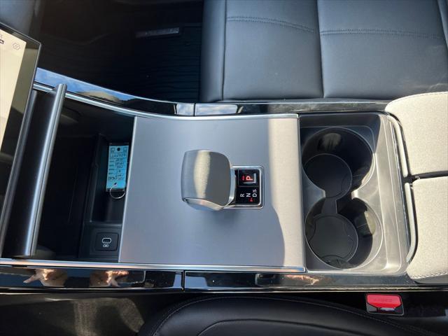 2025 Land Rover Range Rover Velar P400 Dynamic SE