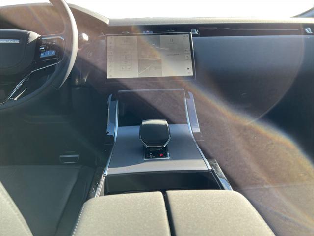 2025 Land Rover Range Rover Velar P400 Dynamic SE