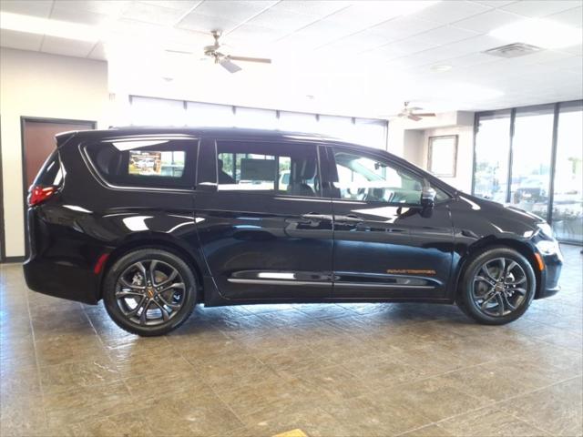 2024 Chrysler Pacifica PACIFICA TOURING L