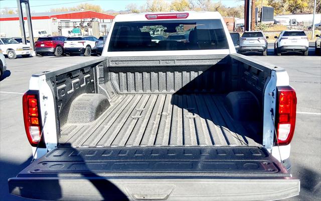 2025 GMC Sierra 2500HD 4WD Crew Cab Standard Bed Pro
