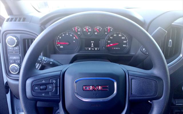 2025 GMC Sierra 2500HD 4WD Crew Cab Standard Bed Pro