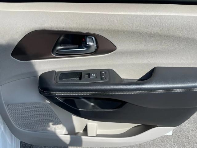 2022 Chrysler Voyager LX