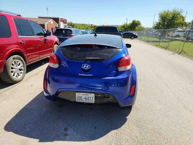 2013 Hyundai Veloster Base w/Black