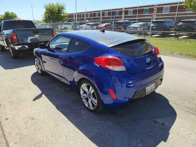 2013 Hyundai Veloster Base w/Black