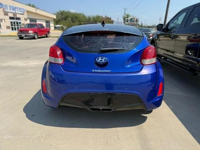 2013 Hyundai Veloster Base w/Black