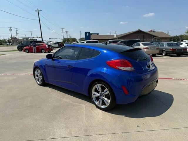 2013 Hyundai Veloster Base w/Black